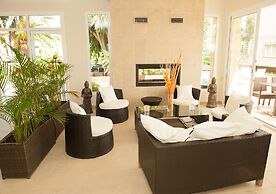 Apartamentos Sol Romántica by DOT Suites