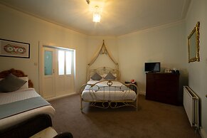Fines Bayliwick Hotel