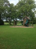 L'Acadie Inn & RV Park