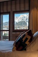 Eight Cortina