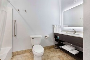 Best Western Plus Appleton Airport/Mall Hotel