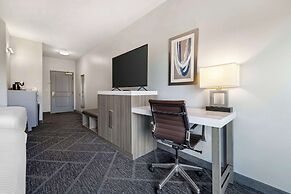 Best Western Plus Appleton Airport/Mall Hotel