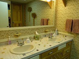 Alaska Halcyon Heights Inn