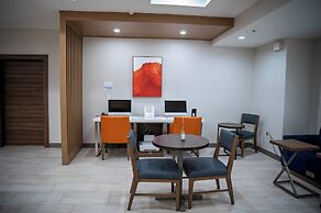 Holiday Inn Express & Suites Center by IHG