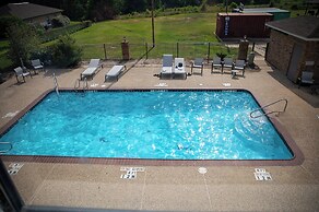 Holiday Inn Express & Suites Center by IHG