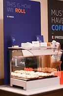 Holiday Inn Express & Suites Center by IHG