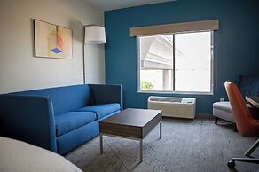 Holiday Inn Express & Suites Center by IHG