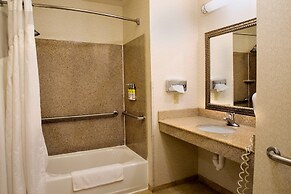 Holiday Inn Express & Suites Center by IHG