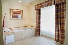 Holiday Inn Express & Suites Center by IHG