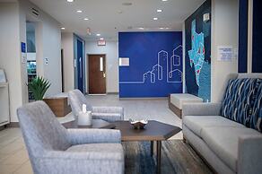 Holiday Inn Express & Suites Center by IHG