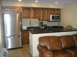 Lake Grassy Inn & Suites