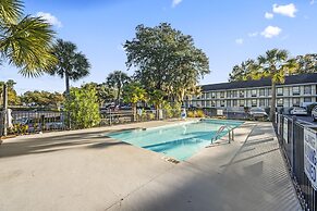 Charleston Creekside Inn