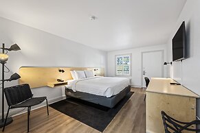Charleston Creekside Inn