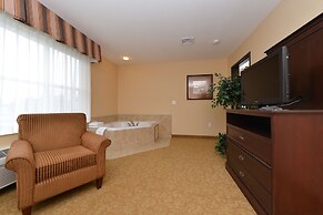 Comfort Inn & Suites McMinnville Wine Country