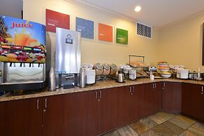 Comfort Inn & Suites McMinnville Wine Country