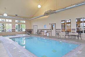 Comfort Inn & Suites McMinnville Wine Country