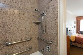 Howard Johnson Hotel & Suites by Wyndham Pico Rivera