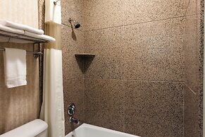 Howard Johnson Hotel & Suites by Wyndham Pico Rivera