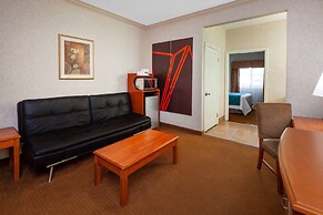 Howard Johnson Hotel & Suites by Wyndham Pico Rivera