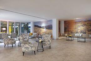 Nirvana Cosmopolitan