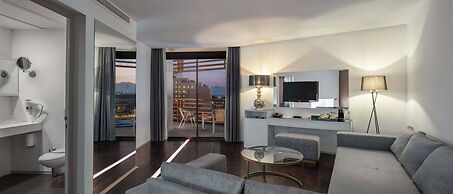 Nirvana Cosmopolitan