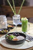 Nirvana Cosmopolitan