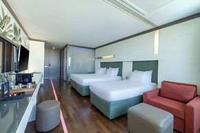 Nirvana Cosmopolitan