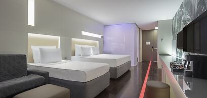 Nirvana Cosmopolitan