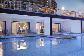 Nirvana Cosmopolitan