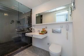 Nirvana Cosmopolitan