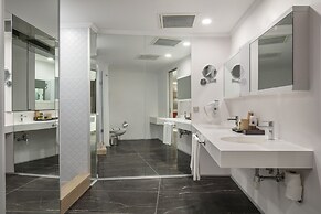 Nirvana Cosmopolitan