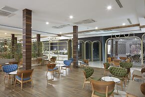 Nirvana Cosmopolitan