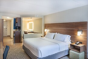 Holiday Inn Express & Suites Belleville by IHG
