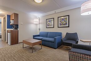 Holiday Inn Express & Suites Belleville by IHG