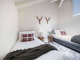 The Sebel Pinnacle Valley Resort