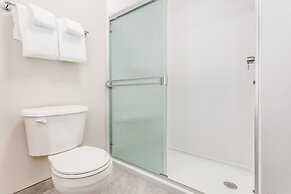 Holiday Inn Express & Suites Eau Claire North by IHG