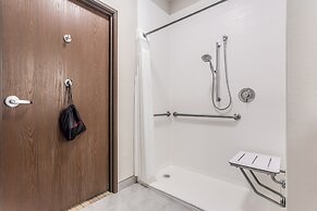 Holiday Inn Express & Suites Eau Claire North by IHG