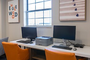 Holiday Inn Express & Suites Englewood Denver South by IHG