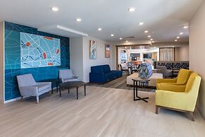 Holiday Inn Express & Suites Englewood Denver South by IHG