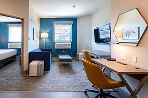 Holiday Inn Express & Suites Englewood Denver South by IHG