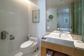 Renaissance Shanghai Yu Garden Hotel on the Bund