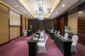 Renaissance Shanghai Yu Garden Hotel on the Bund