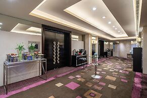 Renaissance Shanghai Yu Garden Hotel on the Bund