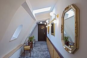 Zeus Essence Bucharest Venezia