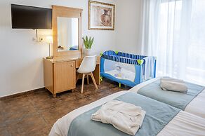 Peridis Family Resort