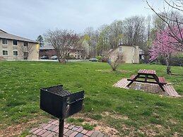 Red Roof Inn PLUS+ & Suites Guilford