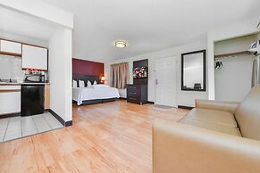 Red Roof Inn PLUS+ & Suites Guilford