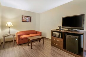 Econo Lodge Inn & Suites Fairgrounds