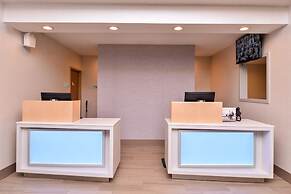 Holiday Inn Express & Suites Lacey – Olympia by IHG