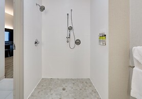 Holiday Inn Express Hotel & Suites Cleburne by IHG